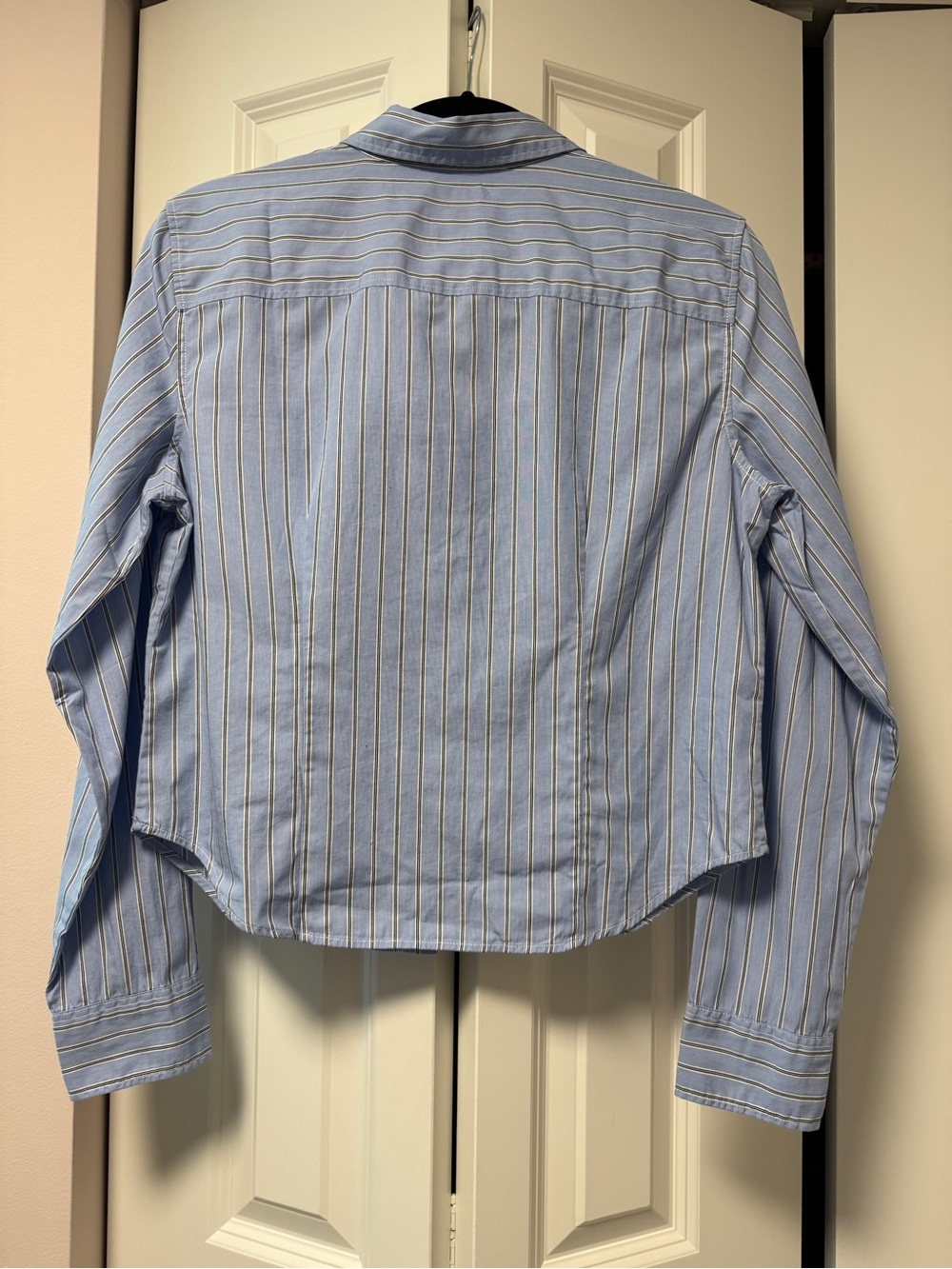 NEW with tags Gap Women's Cotton Fitted Crop Blue Shirt Black White Stripe M - Picture 6 of 9